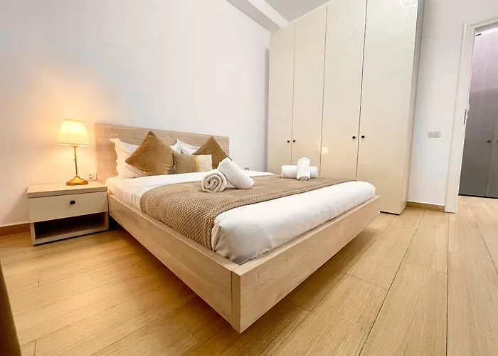 Address 4 - Palace Of Parliament Area Apartment