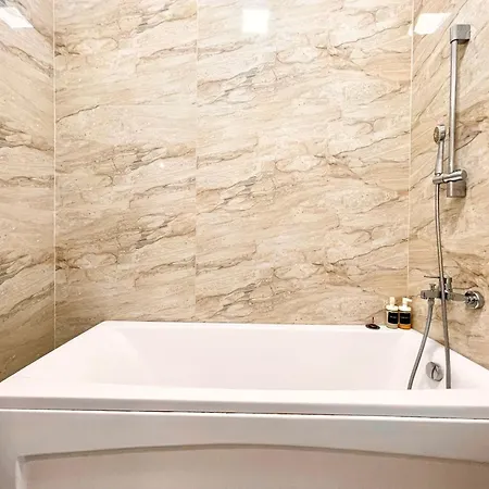 Address 4 - Palace Of Parliament Area