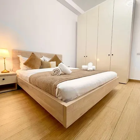 Address 4 - Palace Of Parliament Area Appartamento