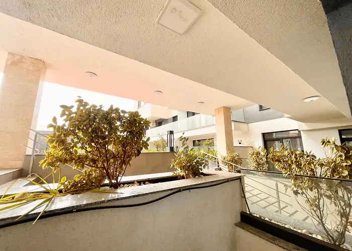 Address 4 - Palace Of Parliament Area *